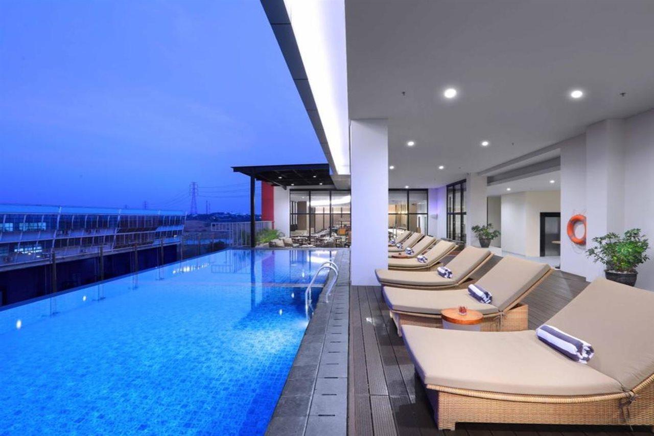 Quest Prime Cikarang By Aston Hotel Bekasi Exterior foto