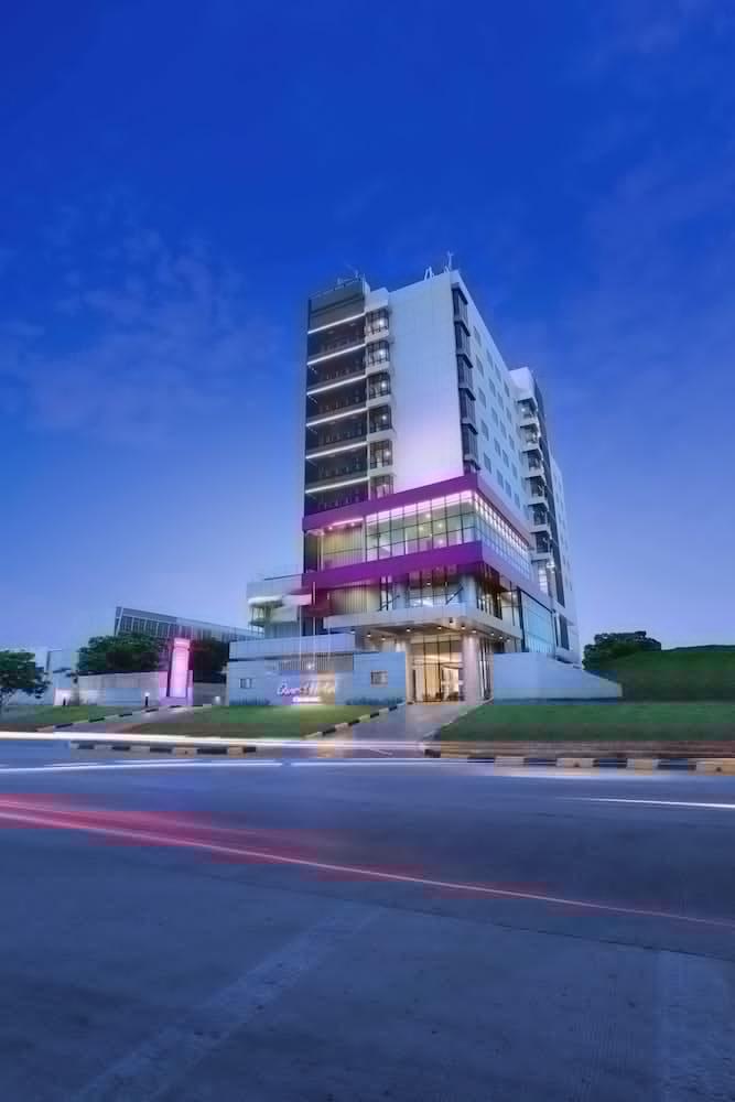 Quest Prime Cikarang By Aston Hotel Bekasi Exterior foto