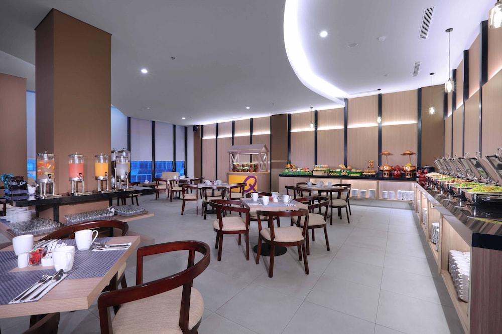Quest Prime Cikarang By Aston Hotel Bekasi Exterior foto