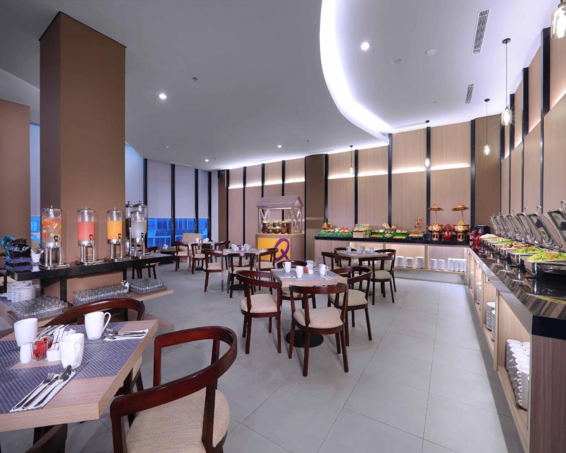 Quest Prime Cikarang By Aston Hotel Bekasi Exterior foto